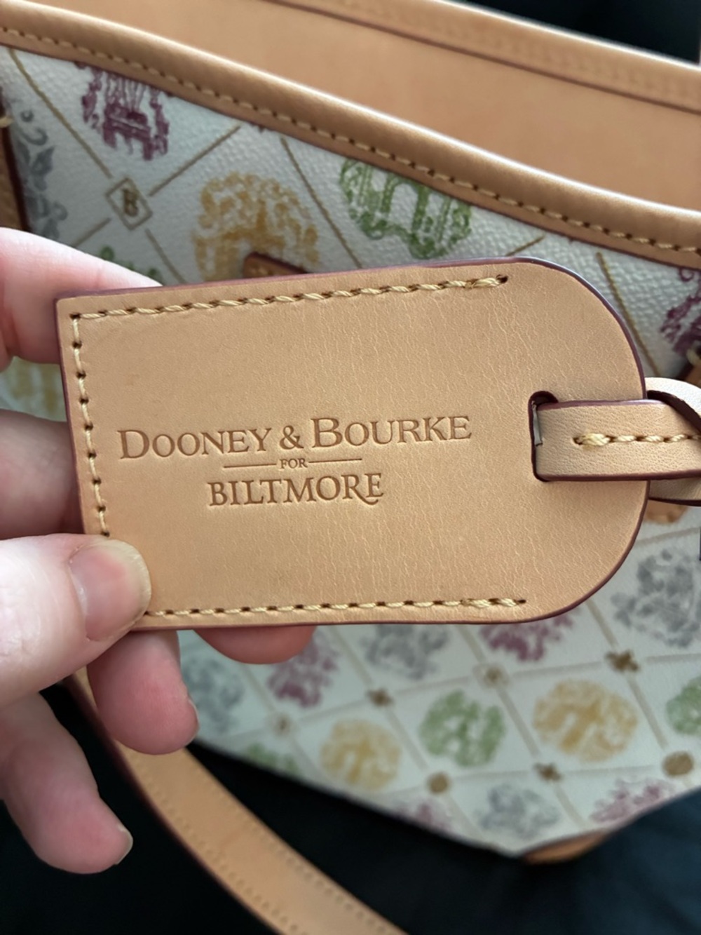 Dooney & Bourke for Biltmore - Cream Multicolor Signature Tote with Tan Trim - Picture 4 of 5